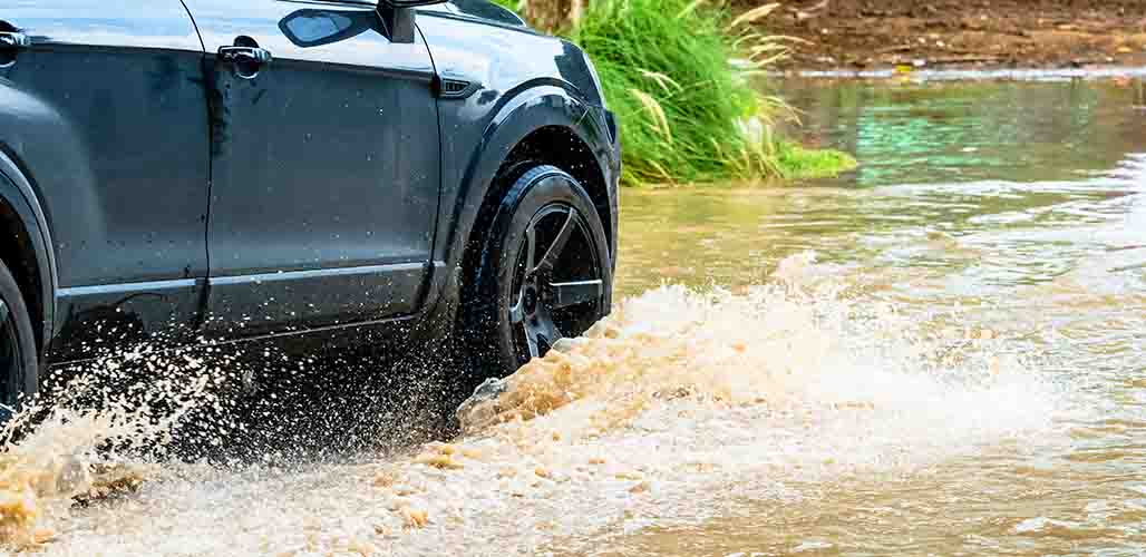 can cars drive in water